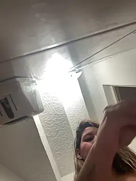 FUCKING MY CUNT, SPITTING ON MY BODY - clip cu Amira_Malia model videochat
