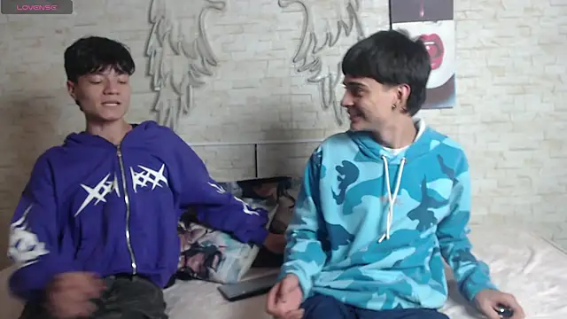 SHOW HOT - vidéo du modèle de showcams axel_milo_kairo_and_noa