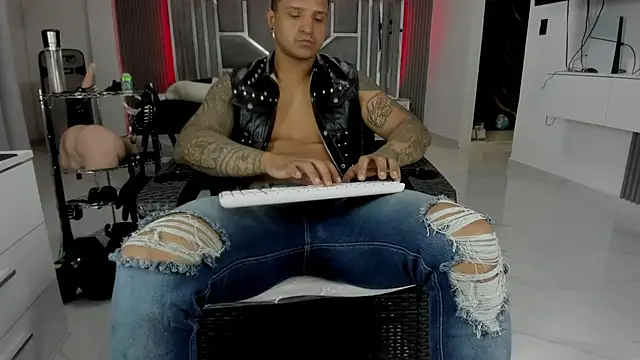 [23 Jun 20:08] Private Show