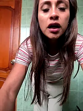 show in the bathroom of my neighboor - video by valeria_absurdah cam model