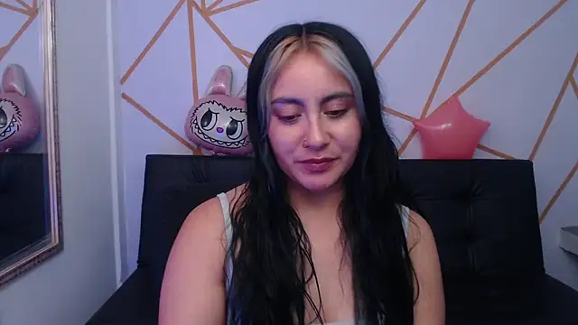 [27 Apr 04:30] Public Show - 視頻由 skarlet_dicapri18 主播提供