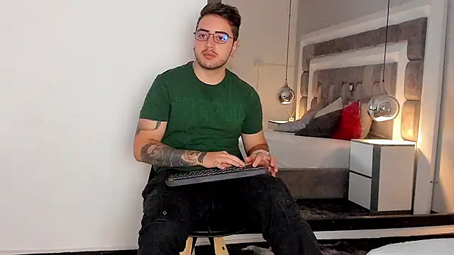 hot pvt - video by Ethan_Greys cam model