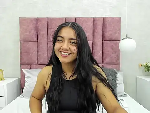 Private Show - video by SalomeLee cam model