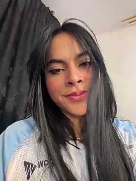 Yummy 🫠– sophie_banks kameramodell videója