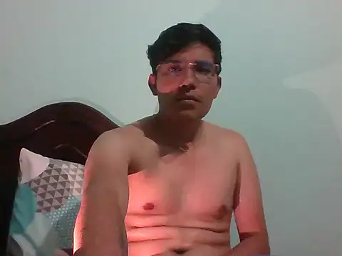 Public Show. interacting - video by Alejo-MrBunny cam model