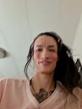 20 Minutes of IN & OUT With Dildo ! Enjoy ! - vidéo du modèle de showcams MaitressePomme3