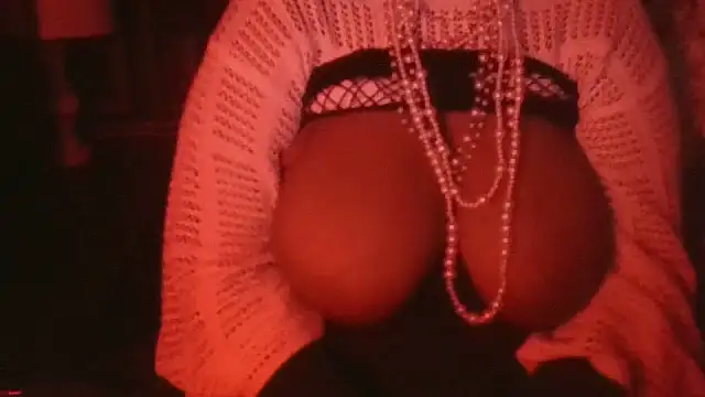 [31 Dec 03:04] Public Show - video by VenezuelaLuxeNoir cam model