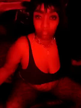 [17 Mar 09:55] Public Show - video di VenezuelaLuxeNoir modella di cam