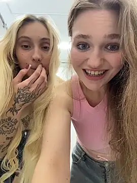 Hot private show with my girlfriend, licking her pussy-カメラキャストのRussianWomanの動画