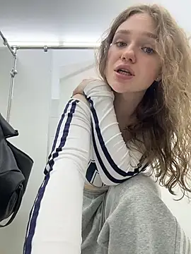 Playing with pussy + 1 finger in my tight ass. - סרטון של RussianWoman, דוגמן/ית מצלמה