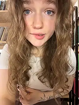 😱take off top In the library😱 - סרטון של RussianWoman, דוגמן/ית מצלמה