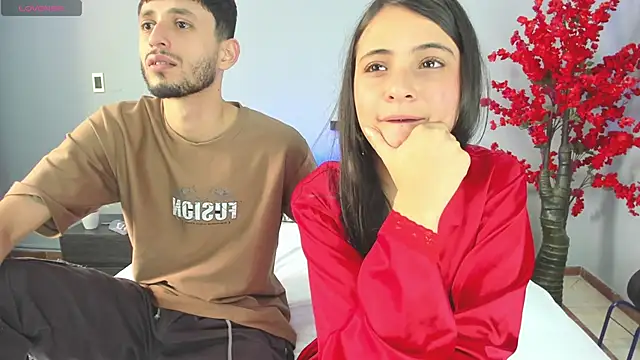 [11 Feb 10:41] Private Show - відео від вебкаммоделі dracke_and_zara