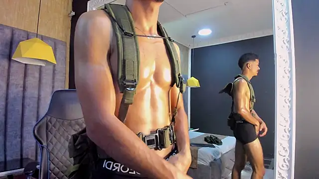 Sir  Keep getting me this hard please - vidéo du modèle de showcams NicolaiKarav