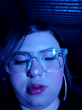 Do you like how I masturbate outdoors? - відео від вебкаммоделі Kitty_Bms_