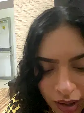 Striptease in my boss's room – video af Ambar85 cam-model