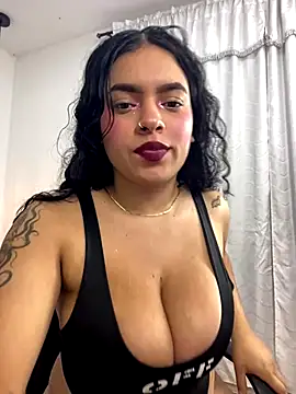 Dildo in pussy – video af Ambar85 cam-model