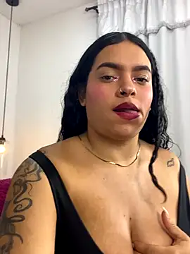 Play with oil in my body and play with dildo in pussy – video af Ambar85 cam-model