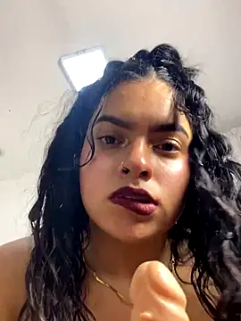 Suck dildo and fuck my pussy – video af Ambar85 cam-model