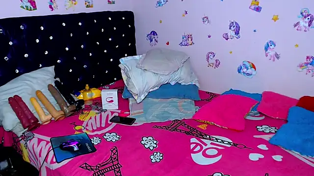 sexy - video by ShantalTsFox cam model