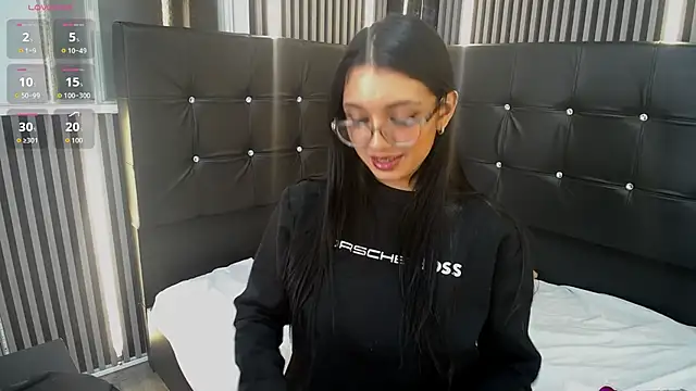 Touching my delicious pussy - video by _ArianaToro cam model