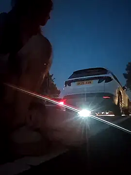 🍑 NAKED ASS DOGGY IN MIDDLE OF BUSY CARPARK 🍑 – video af FreyaFucksFans cam-model