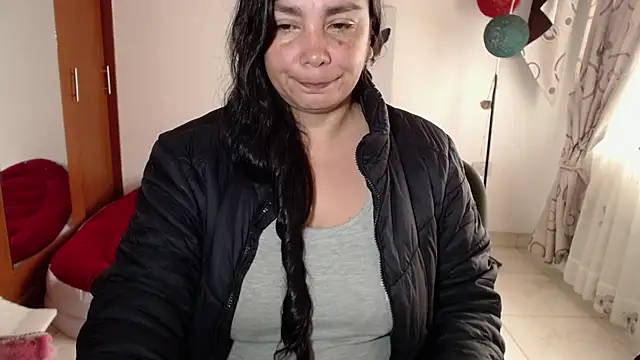 suave baile desnuda - video by vivian-milf cam model