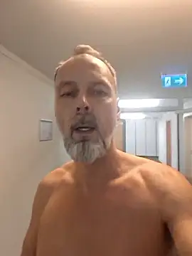 Nackt auf Hotelflur gelaufen, inkl. Lift－カメラキャストのjogger1970の動画