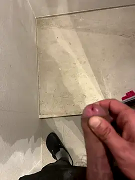 [3 Dec 06:57] Public Show - Vídeo de andresbale, modelo de vídeos