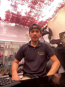 Masturbation in work - vidéo du modèle de showcams ASIAN_HAWK