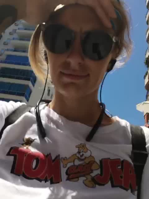 Tom and Jerry ready to help you cumming - Video von Betsy Cam-Model