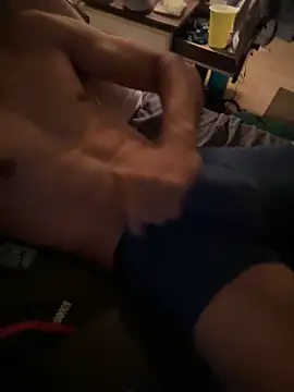 [8 Dec 00:34] Public Show - vidéo du modèle de showcams girthyclimber12