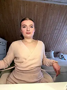 Pussy close up + Lush Masturbation🤭🤤 - video di MilaLuxe modella di cam