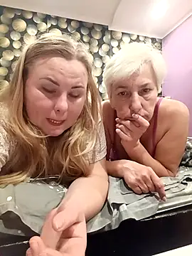 [25 Dec 00:21] Spy Show - video di Ray_Thea modella di cam