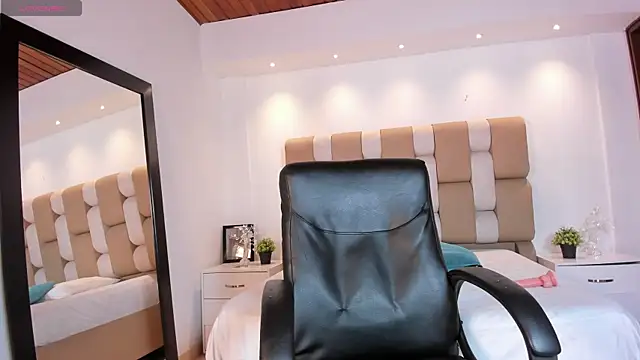 Show DILDO - video by EmmaSmitth cam model