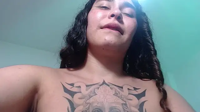 [3 Jan 19:28] Private Show - vidéo du modèle de showcams naomybenedetti