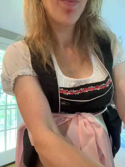 CUTE COSTUME FOREST FANTASY PINK SKIRT WITH BOW – video modela na kameri CelestialRuby