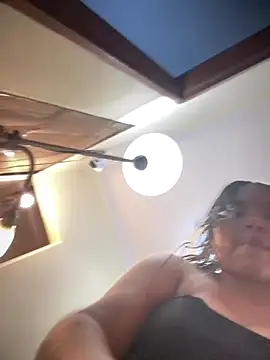 sexy dance naked - video by KiraReign cam model