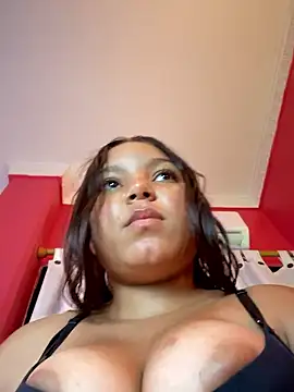 shaved pussy out - video by KiraReign cam model