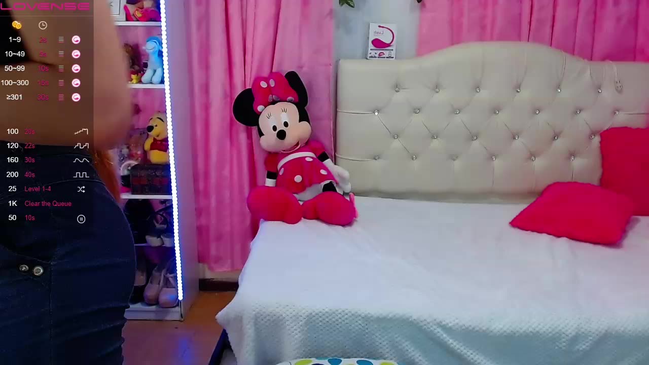 [5 Mar 19:40] Private Show - video by golden_girl01 cam model