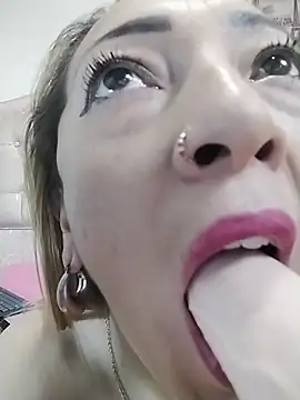 Delcious Blowjob Salive ♥ - vídeo de la modelo de cam DanaMontana