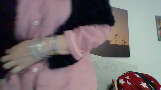 nuda completamente [23 Dec 06:33] Private Show - video by Lunamaya7 cam model