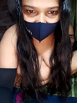 [23 Dec 17:18] Private Show－カメラキャストのBobi_Priyaの動画