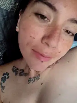 Black dildo in my - video di mara_adiction modella di cam