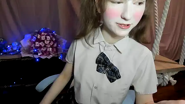 A small vibrator in the ass, fingers in the pussy, and a close-up pussy show and as)) - video Yoonhee_ki kameramallilta