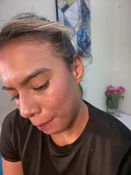 spread ass and show my feet - video av MiaSizzle cam model