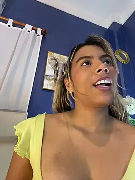 SHOW MY PERKI TITS