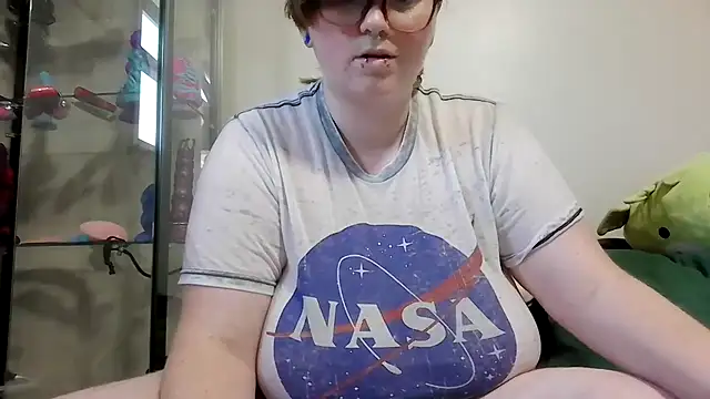 Big dragon dildo orgasm