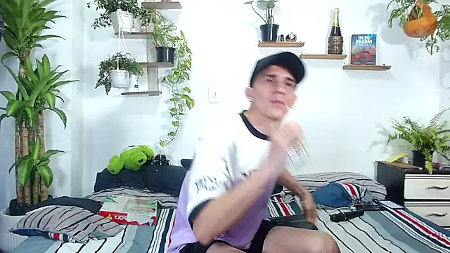 little gift of jeliel with his feet - βίντεο μοντέλου Interracial_Snow_Bunny