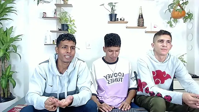 For the beauties who love Jelel, see how he gets naked – video od webkamerové modelky Interracial_Snow_Bunny