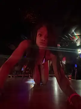 [25 Aug 00:20] Public Show